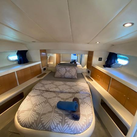 Готель - Divali - Duerme En Un Confortable Yate En Barcelona Сан-Адріа-де-Бесос Екстер'єр фото